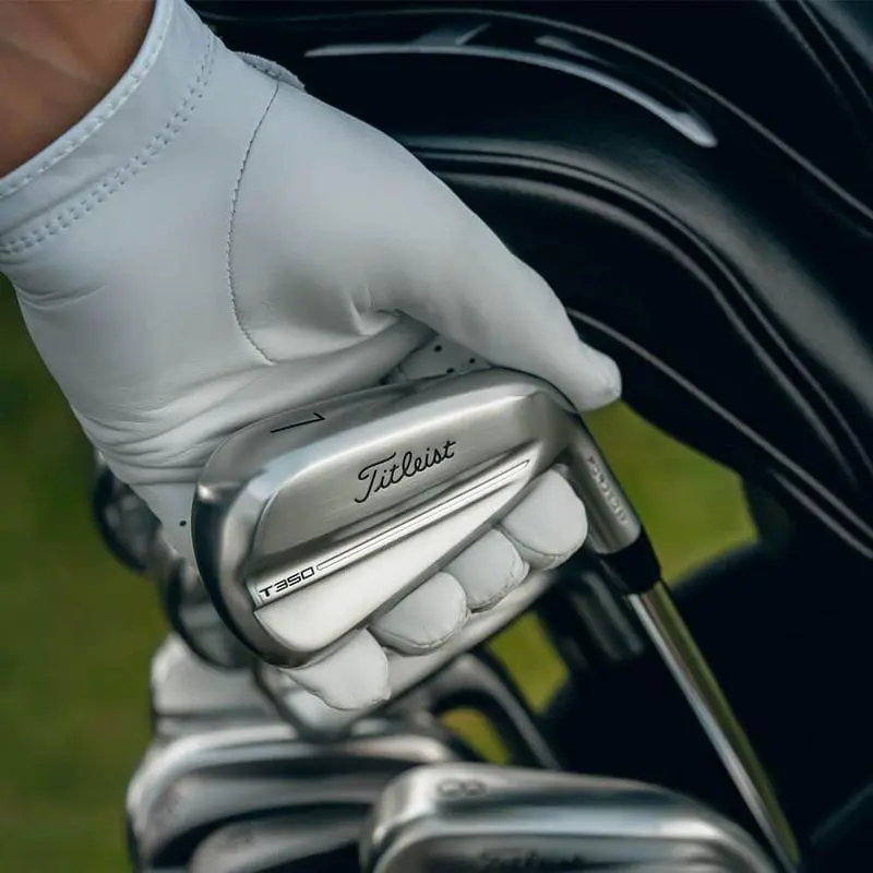 a close look at the callaway quantum max and titleist t350 iron